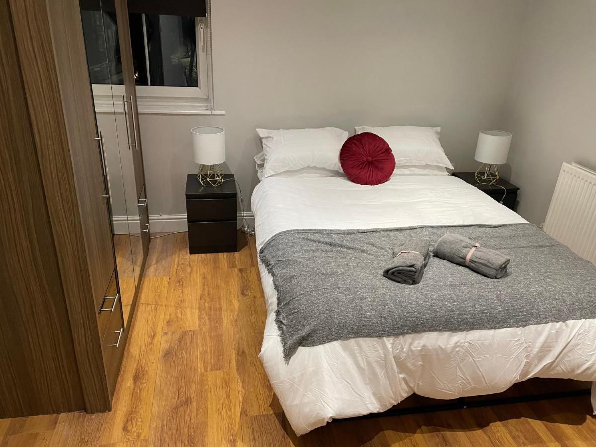 2 Bedroom Apartment Chiswick Park Tube Station Londres Exterior foto