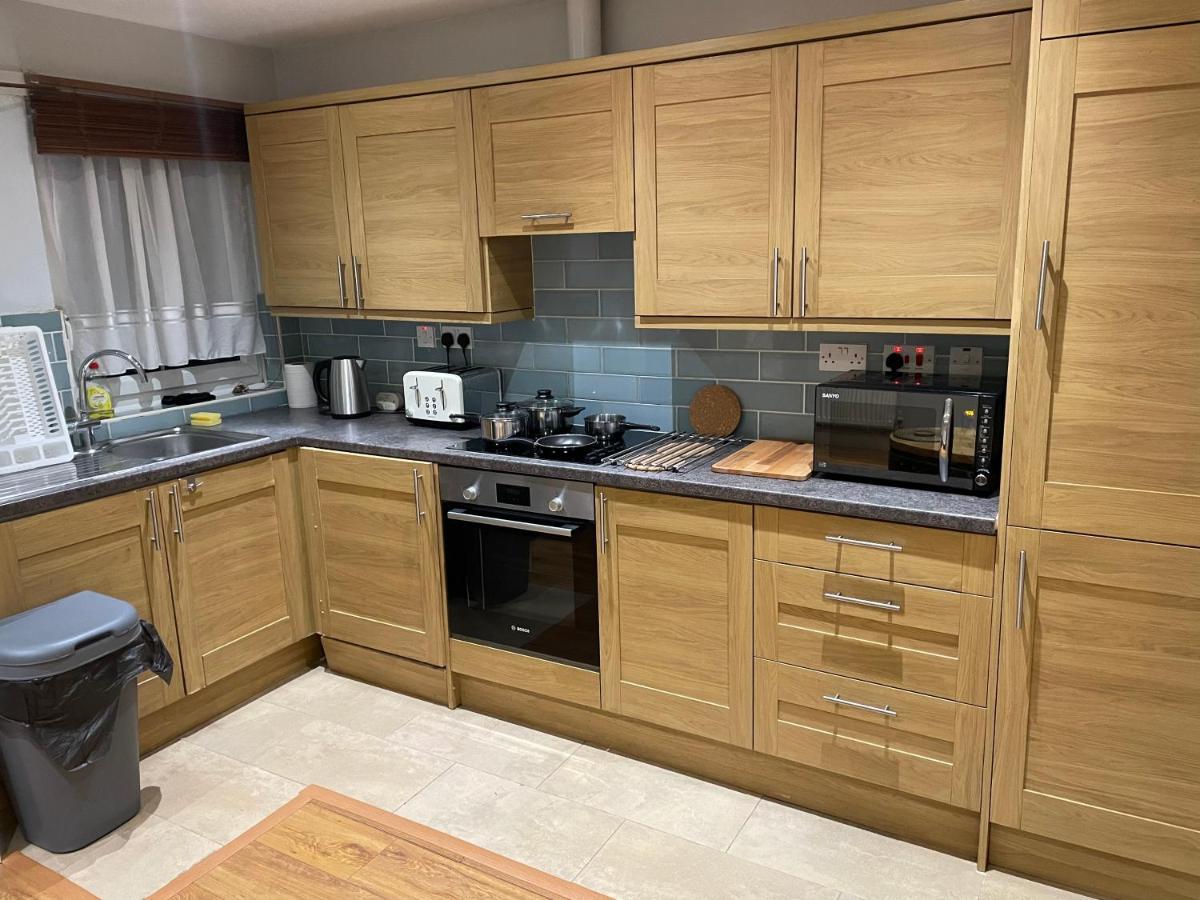 2 Bedroom Apartment Chiswick Park Tube Station Londres Exterior foto