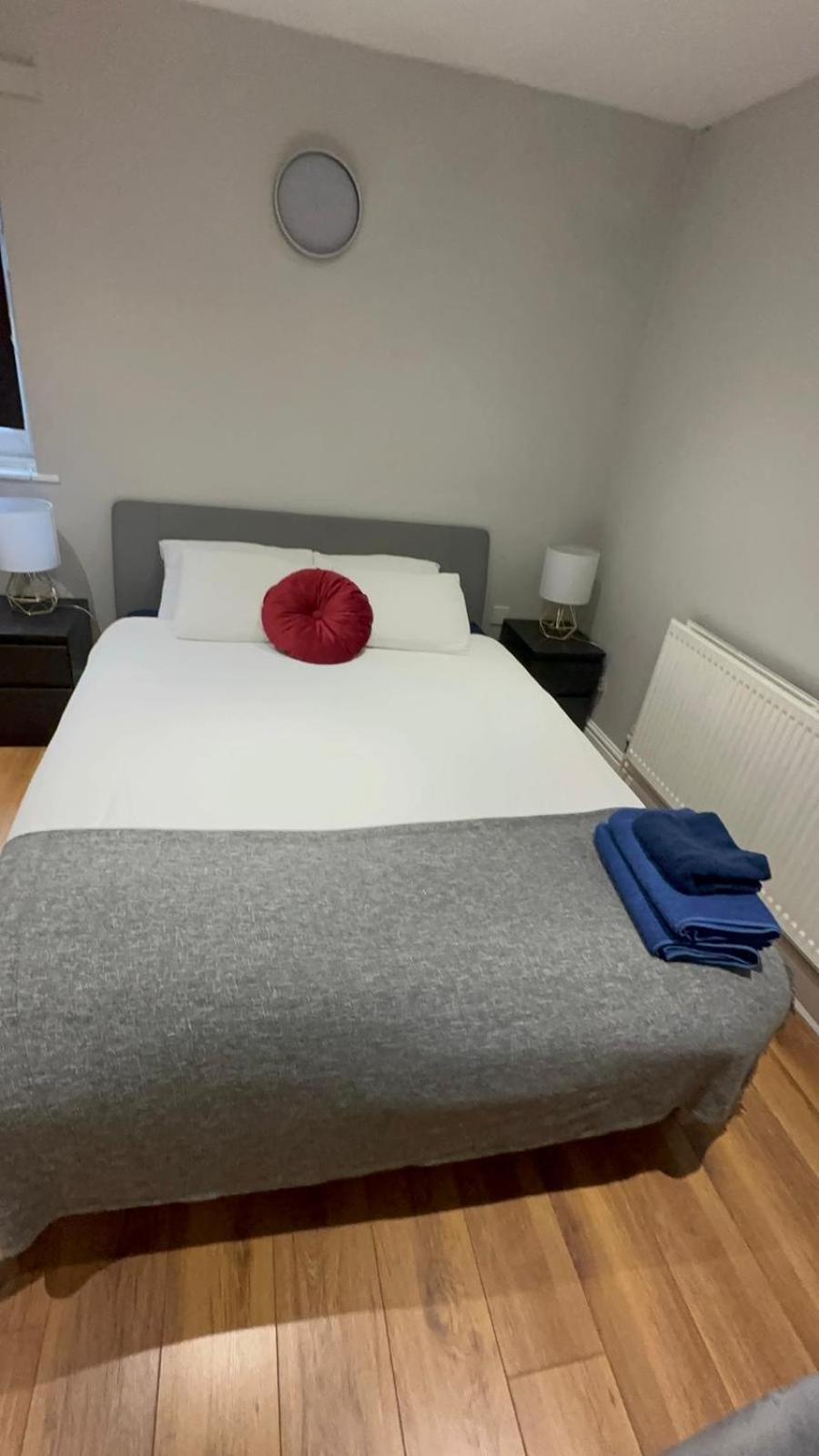 2 Bedroom Apartment Chiswick Park Tube Station Londres Exterior foto
